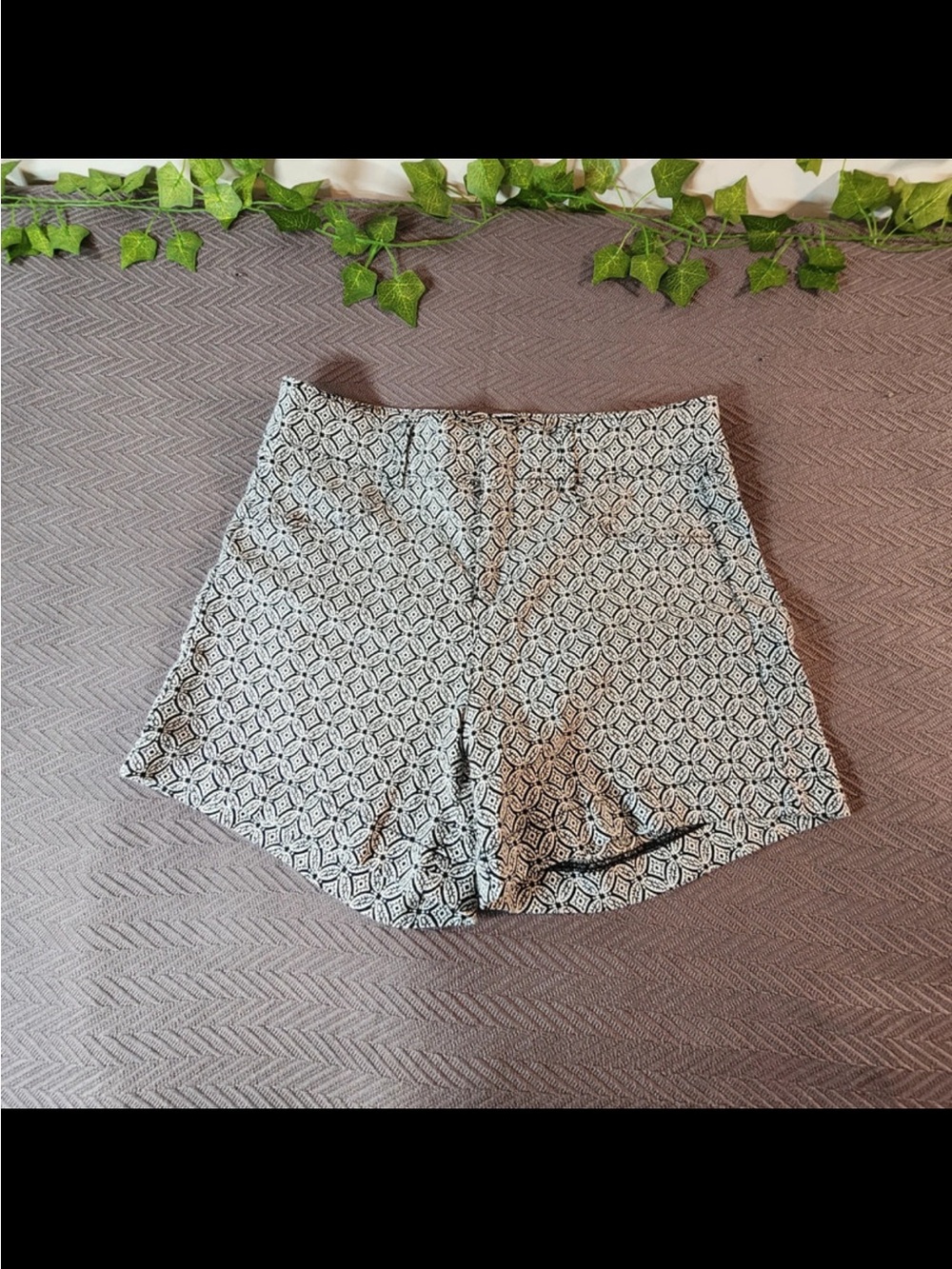 Printed High-Waist Women's Shorts - Black & White Geometric